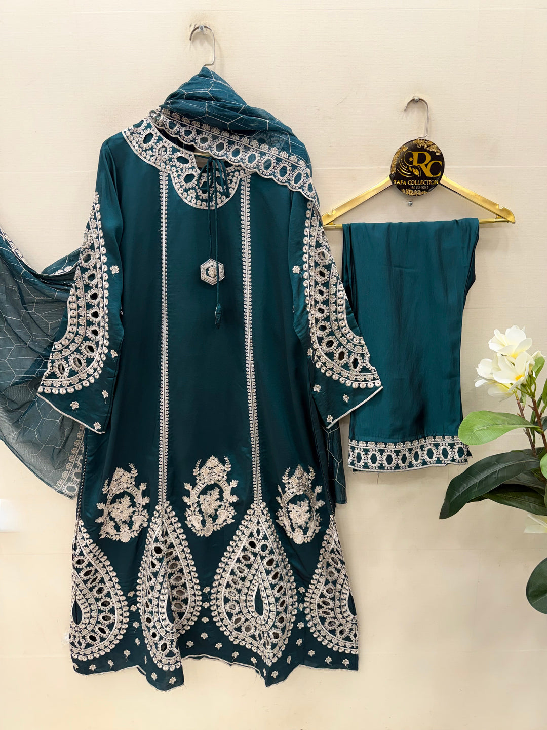 Premium cutwork long suit