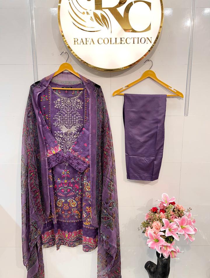 Pakistani suits 2386