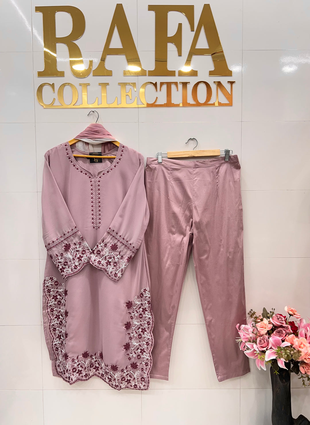 Pakistani formals suits 2800