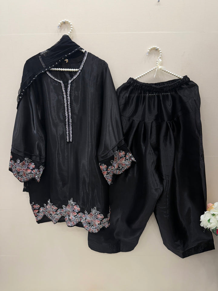 Pakistani Farshi suits 2903