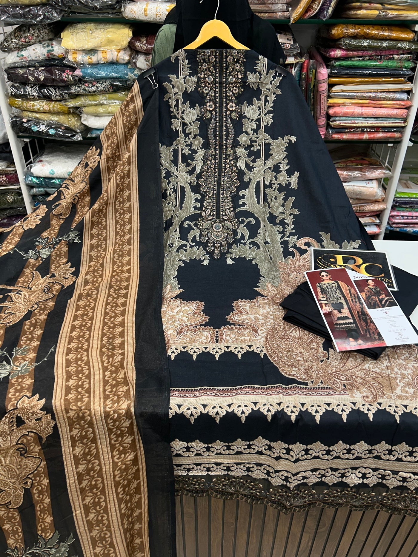 Embroidered Cotton Suit 1799