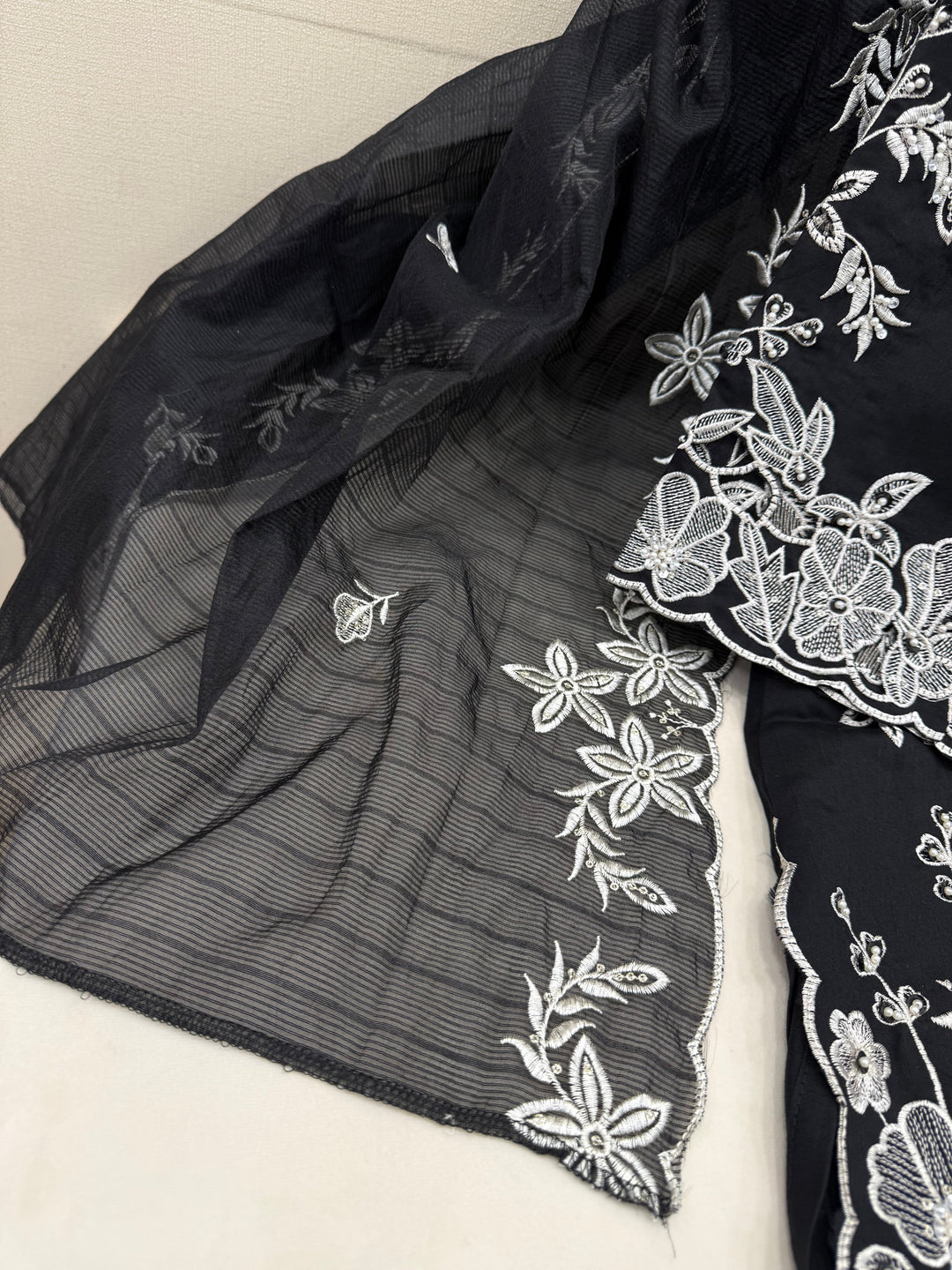 Premium cutwork suit 2541