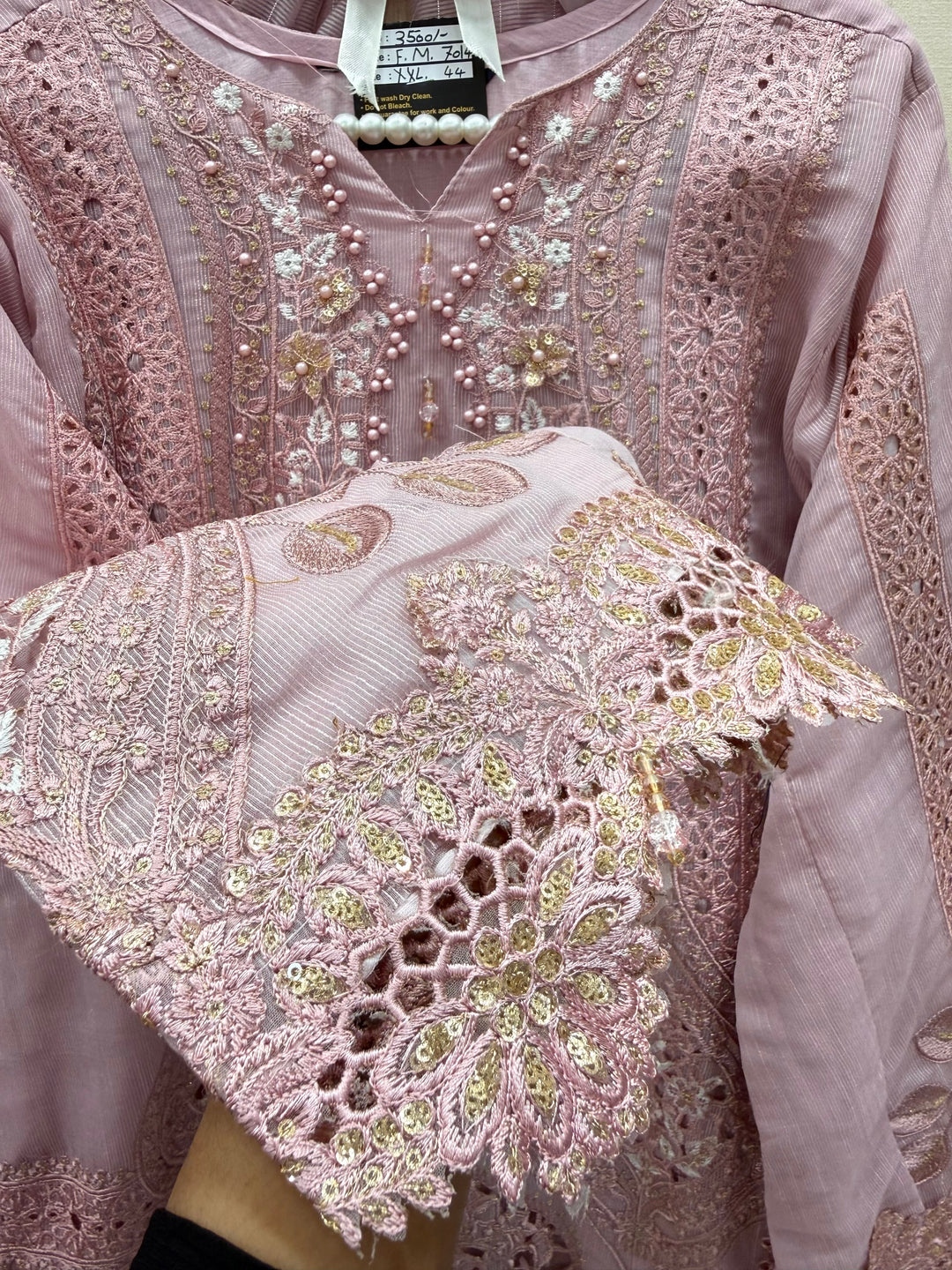 Premium cutwork suit 7014