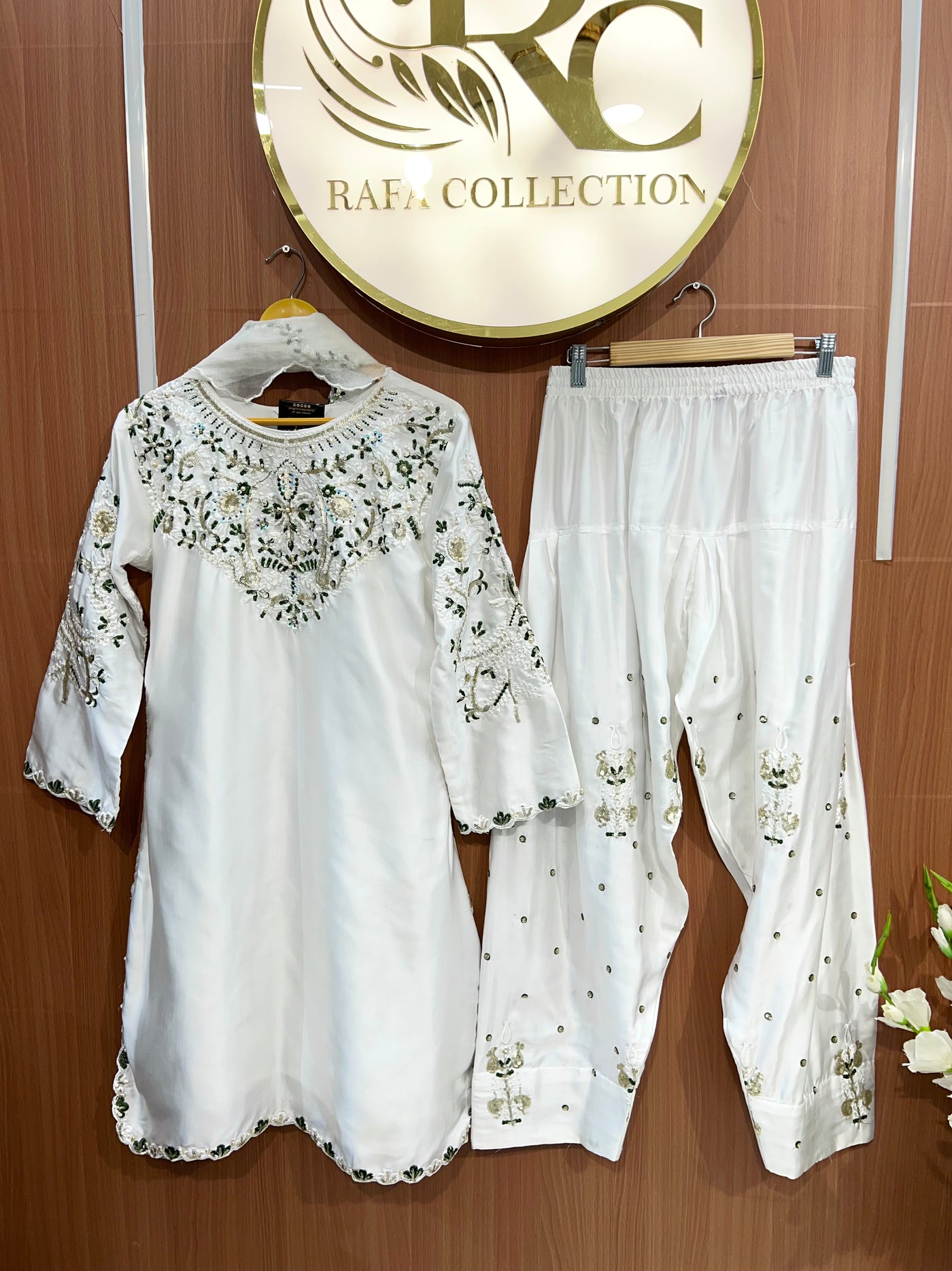 Pakistani Farshi salwar suits 2672