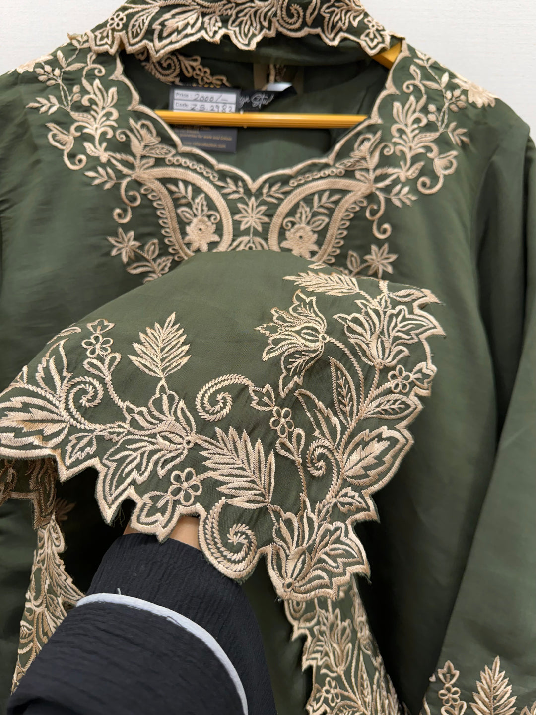 Pakistani cutwork suits 2982