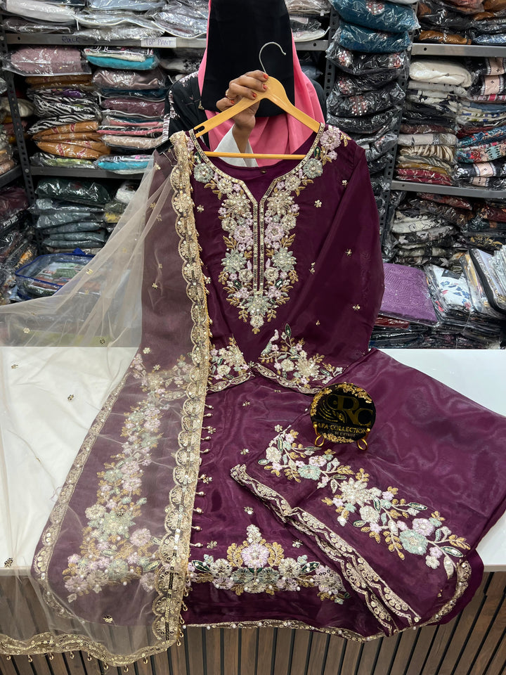 Viral Pakistani Suits 2782