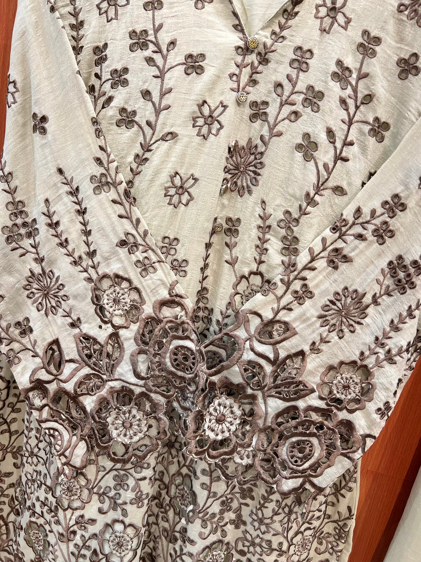 Cutwork Pakistani suits 2526