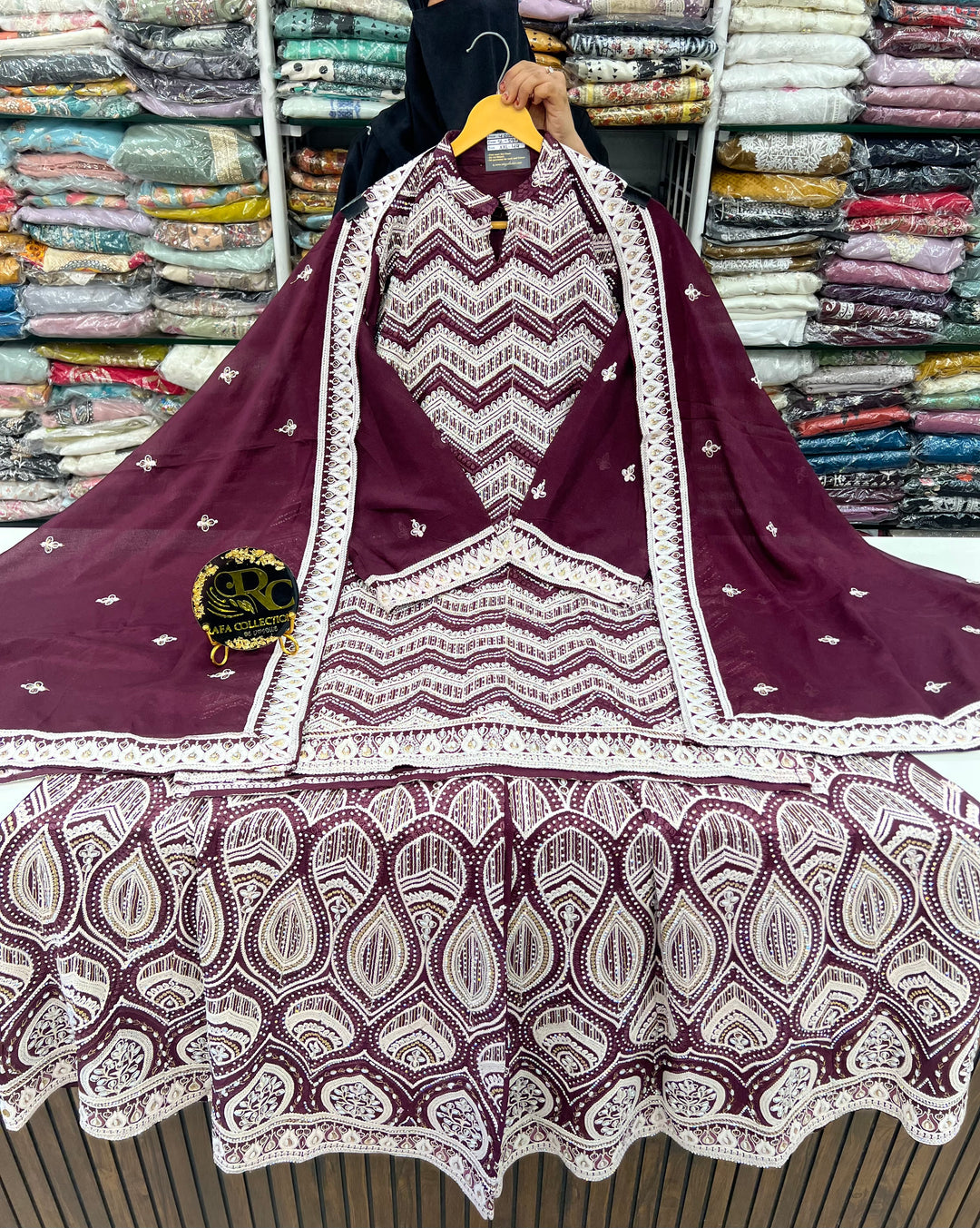 Traditional festive suit 5902
