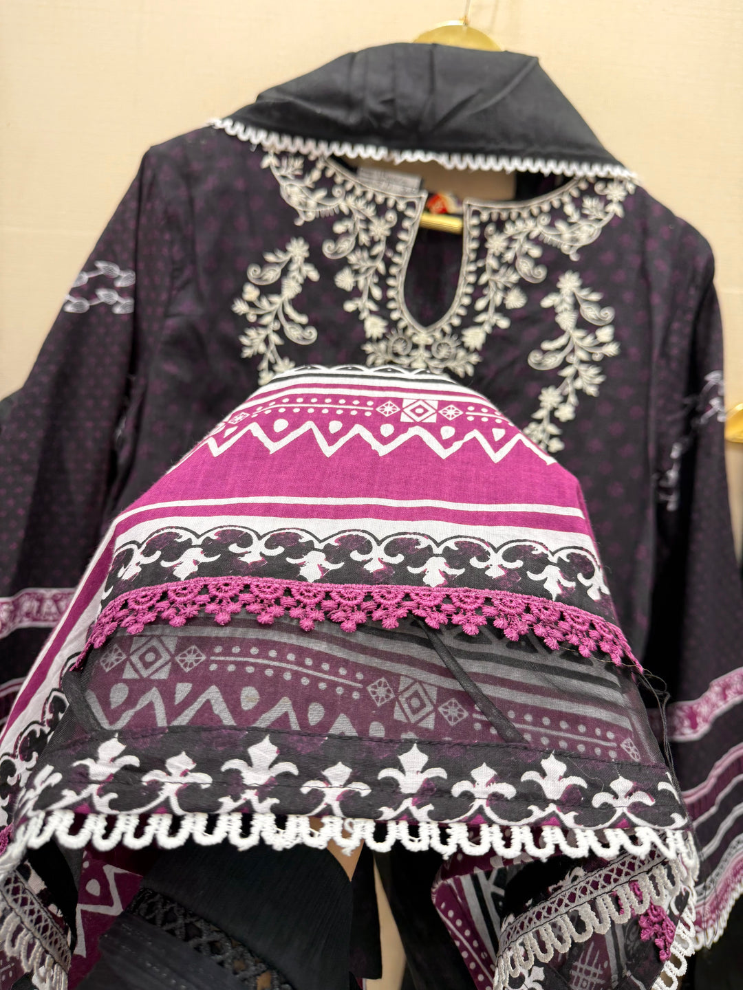 Pakistani printed embroidered suits 7015