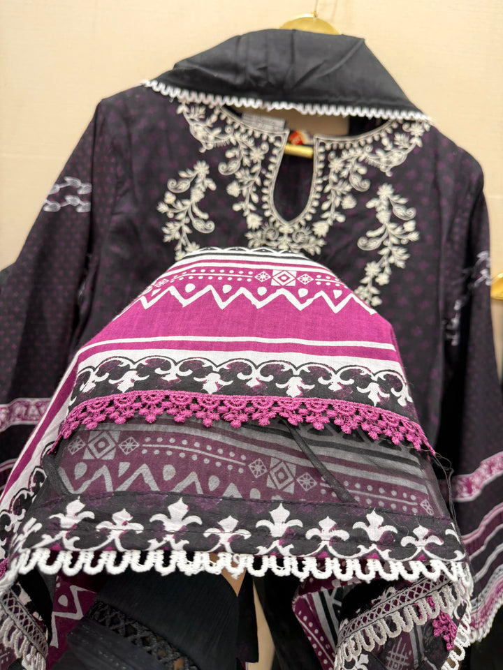 Pakistani printed embroidered suits 7015