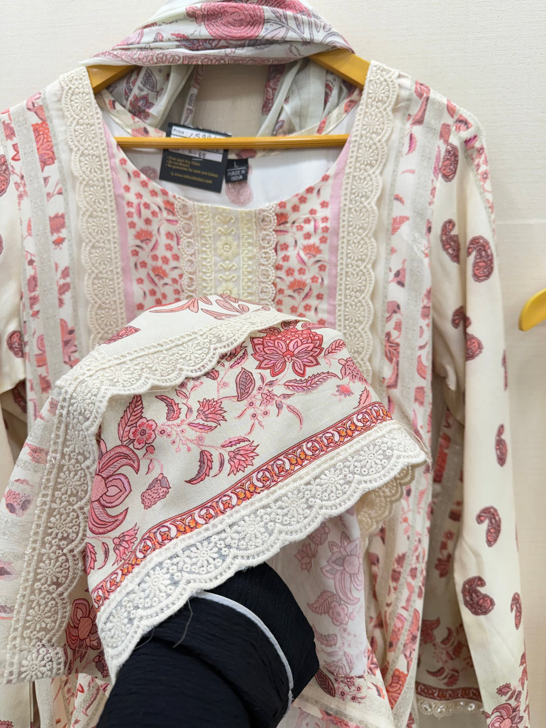 The Hermitage lawn suits 3008