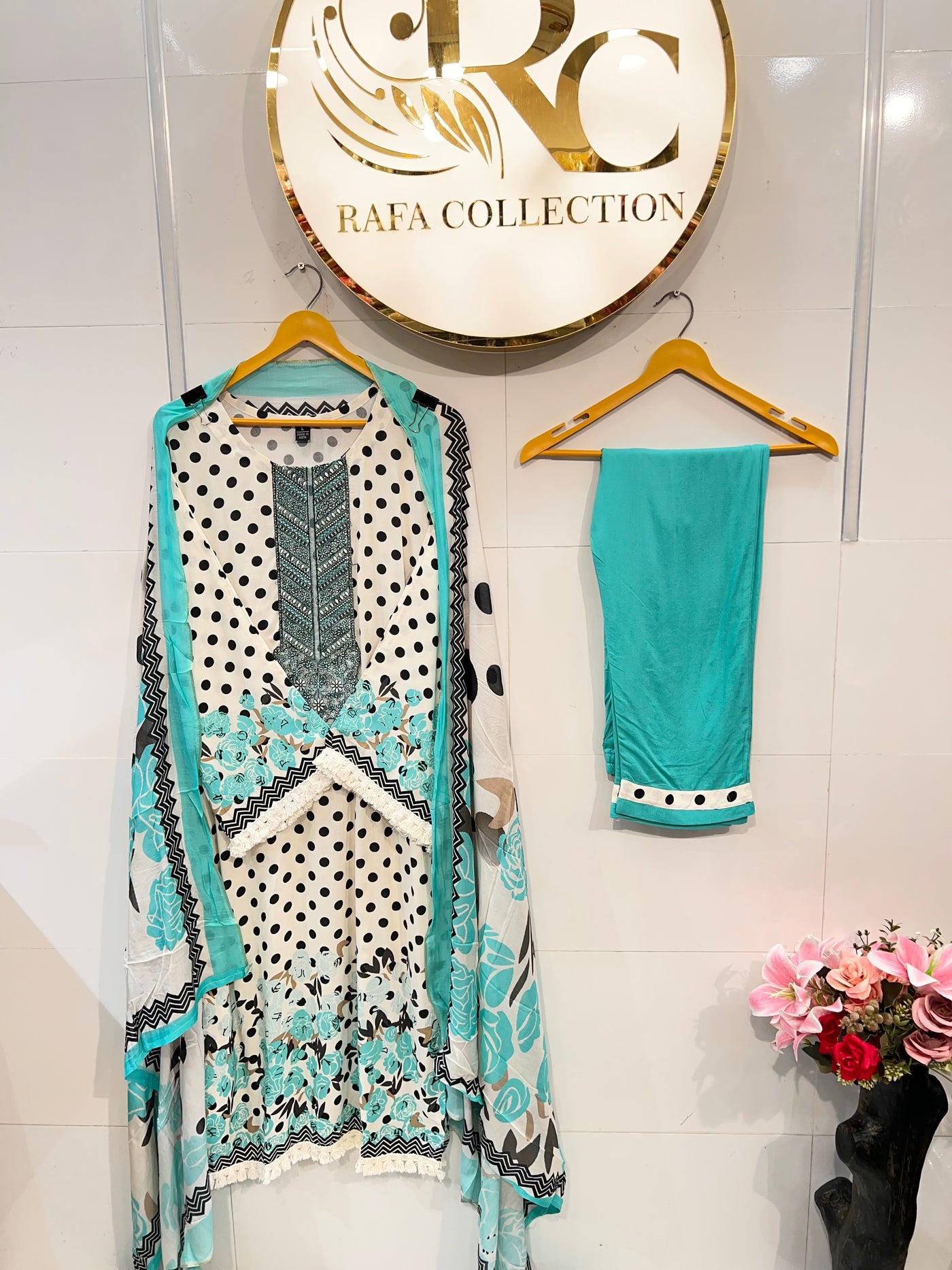 Lawn Embroidered Suits 4310