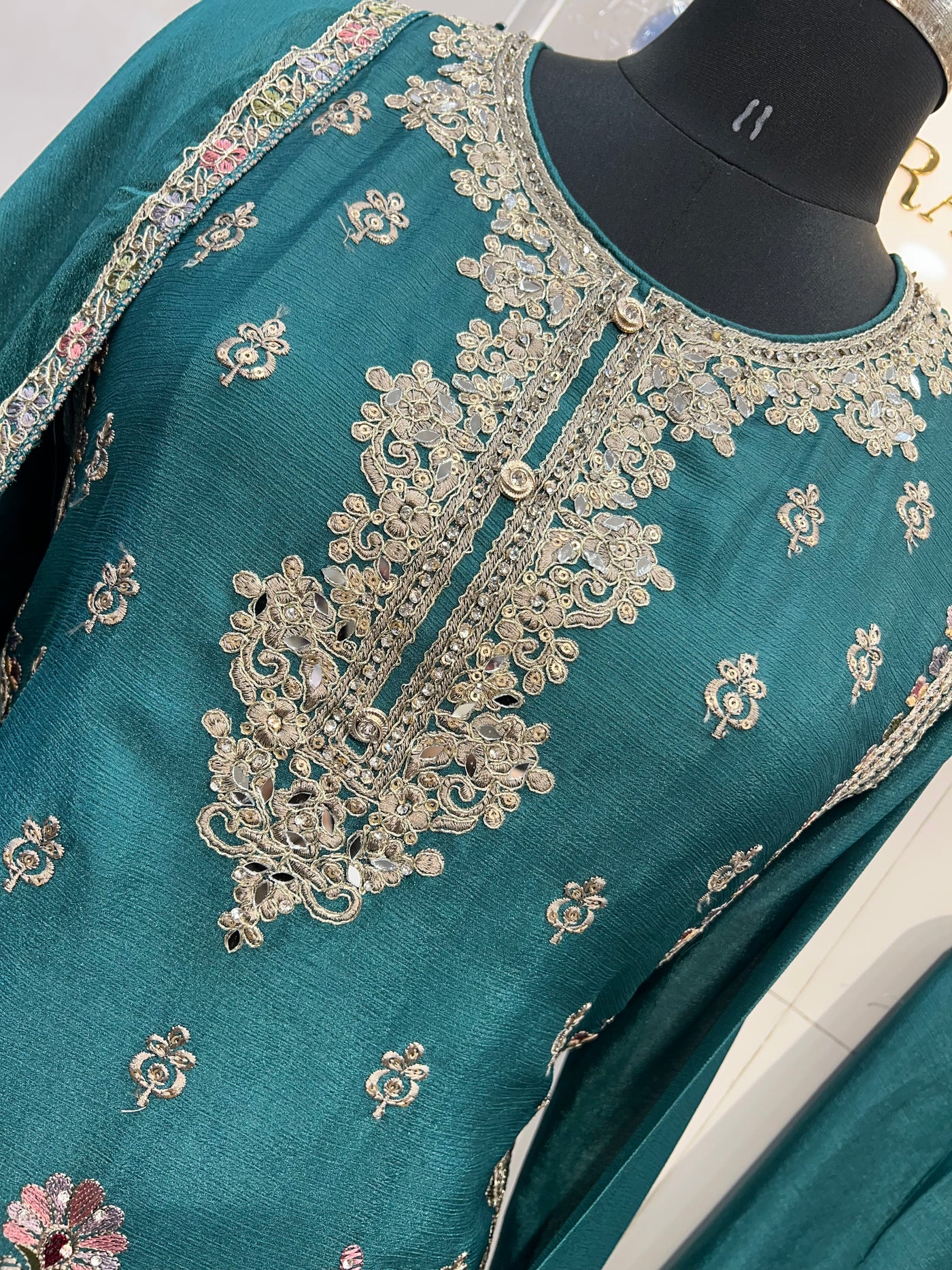 Party wear suit 1806