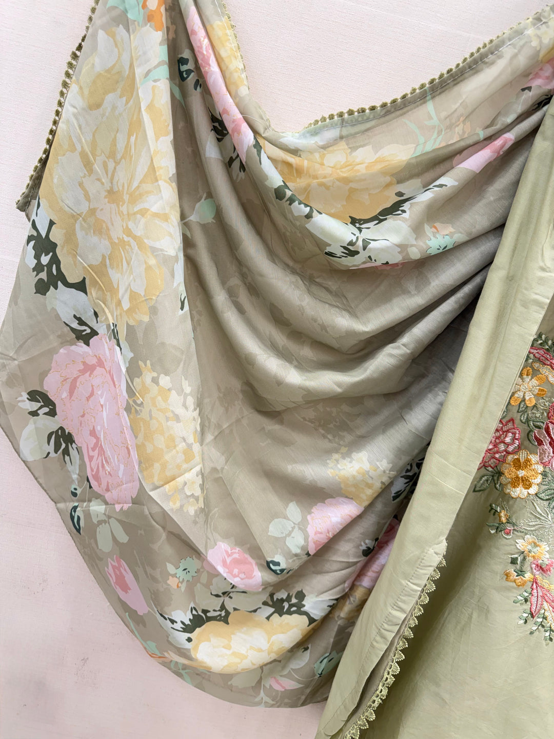 Pakistani Chikankari Suits