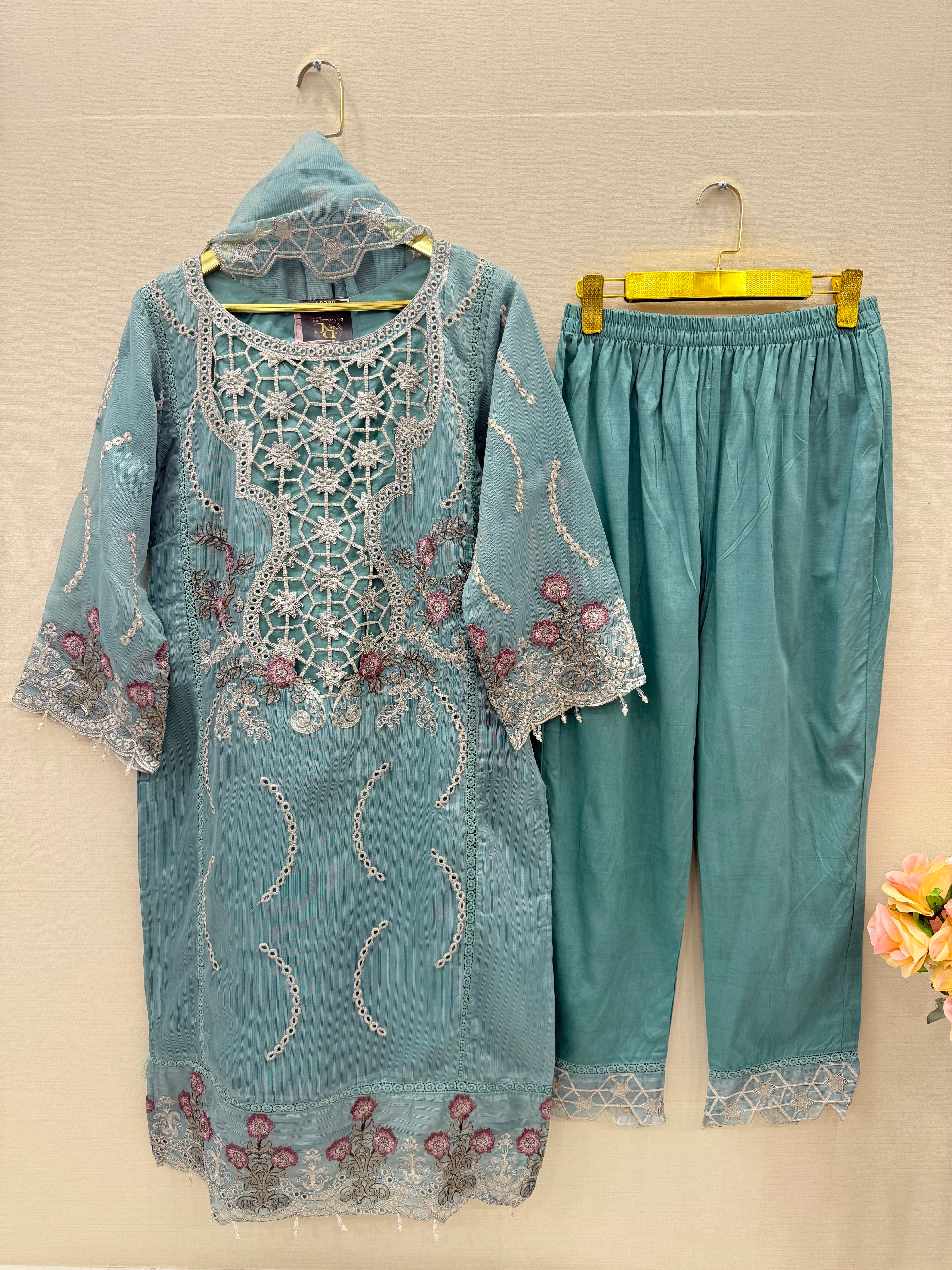 Premium cutwork suit – Rafa Collection