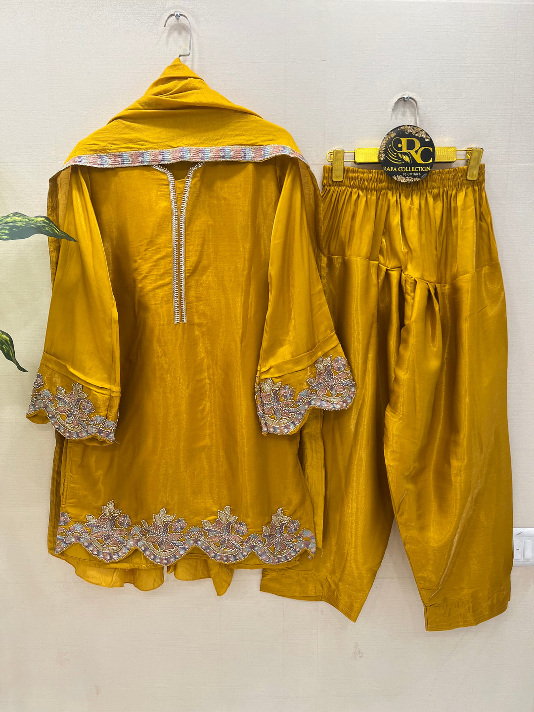 Pakistani Farshi suits