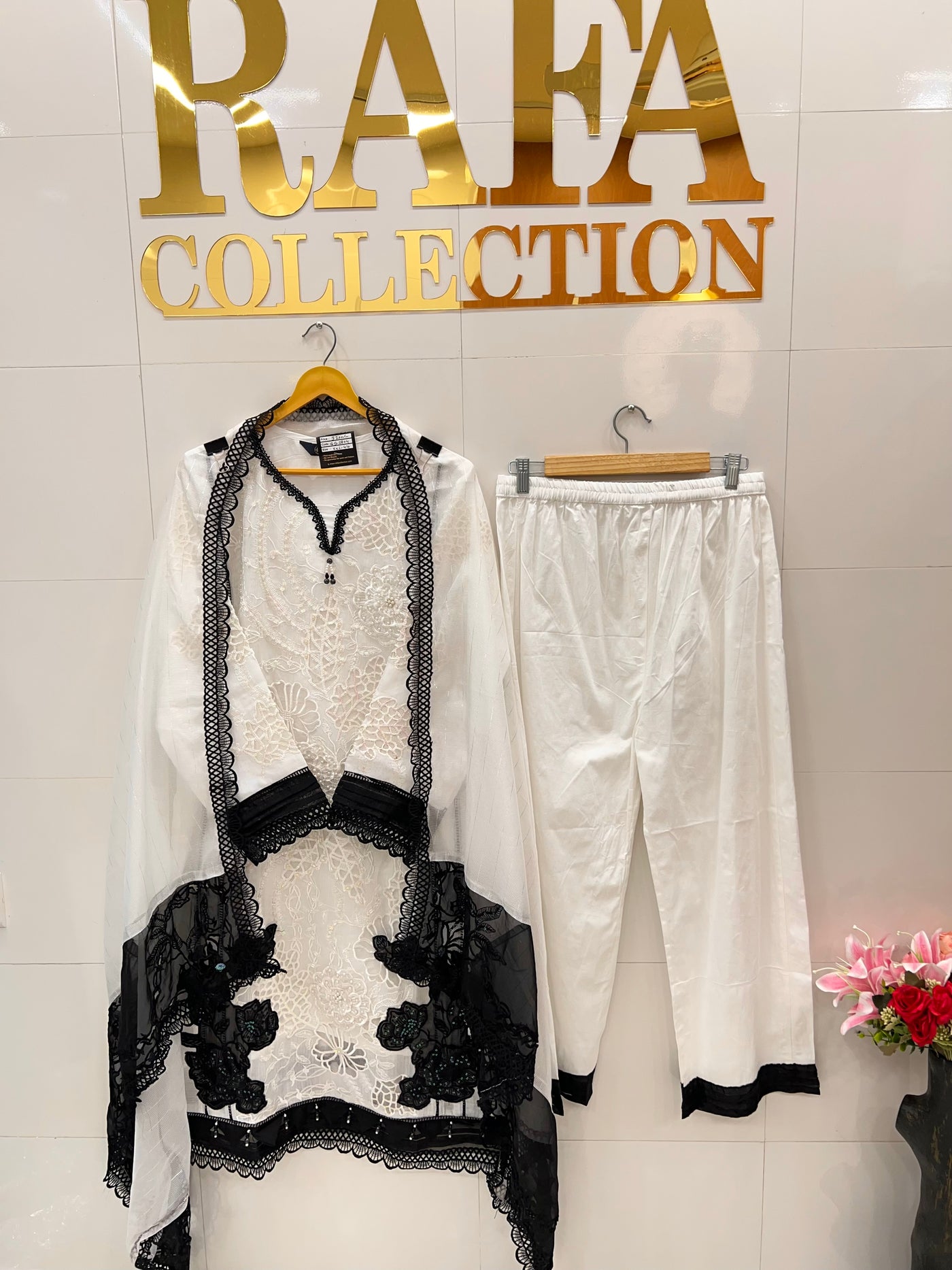 Premium cutwork suit 2804