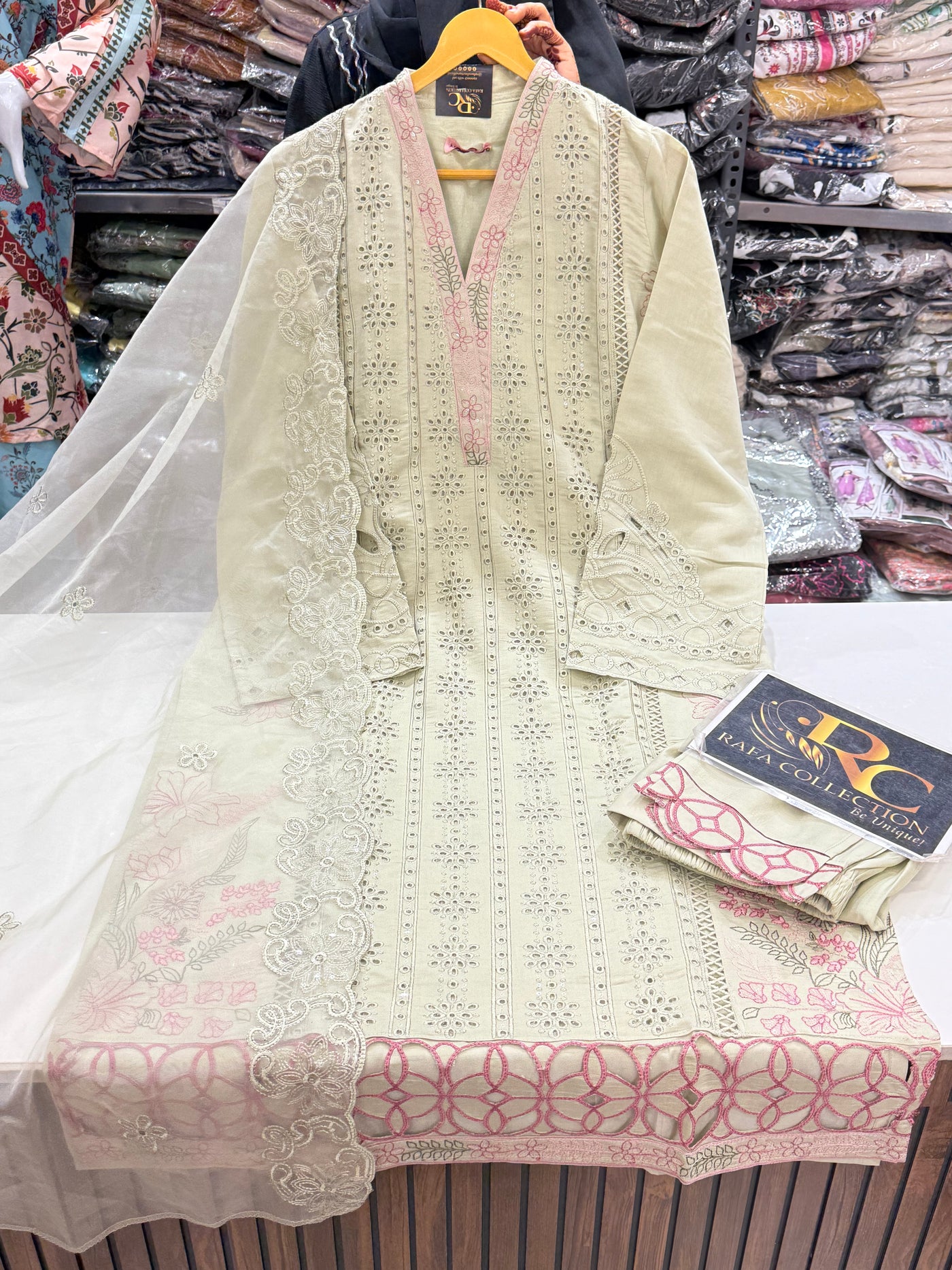 Pakistani Formals Suits 2571