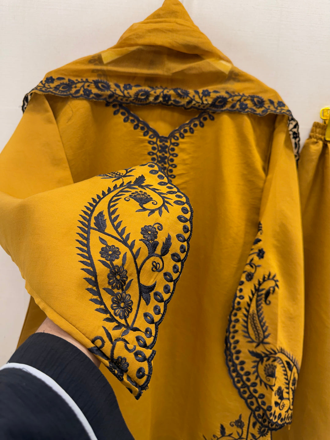 Pakistani embroidered suits 1086