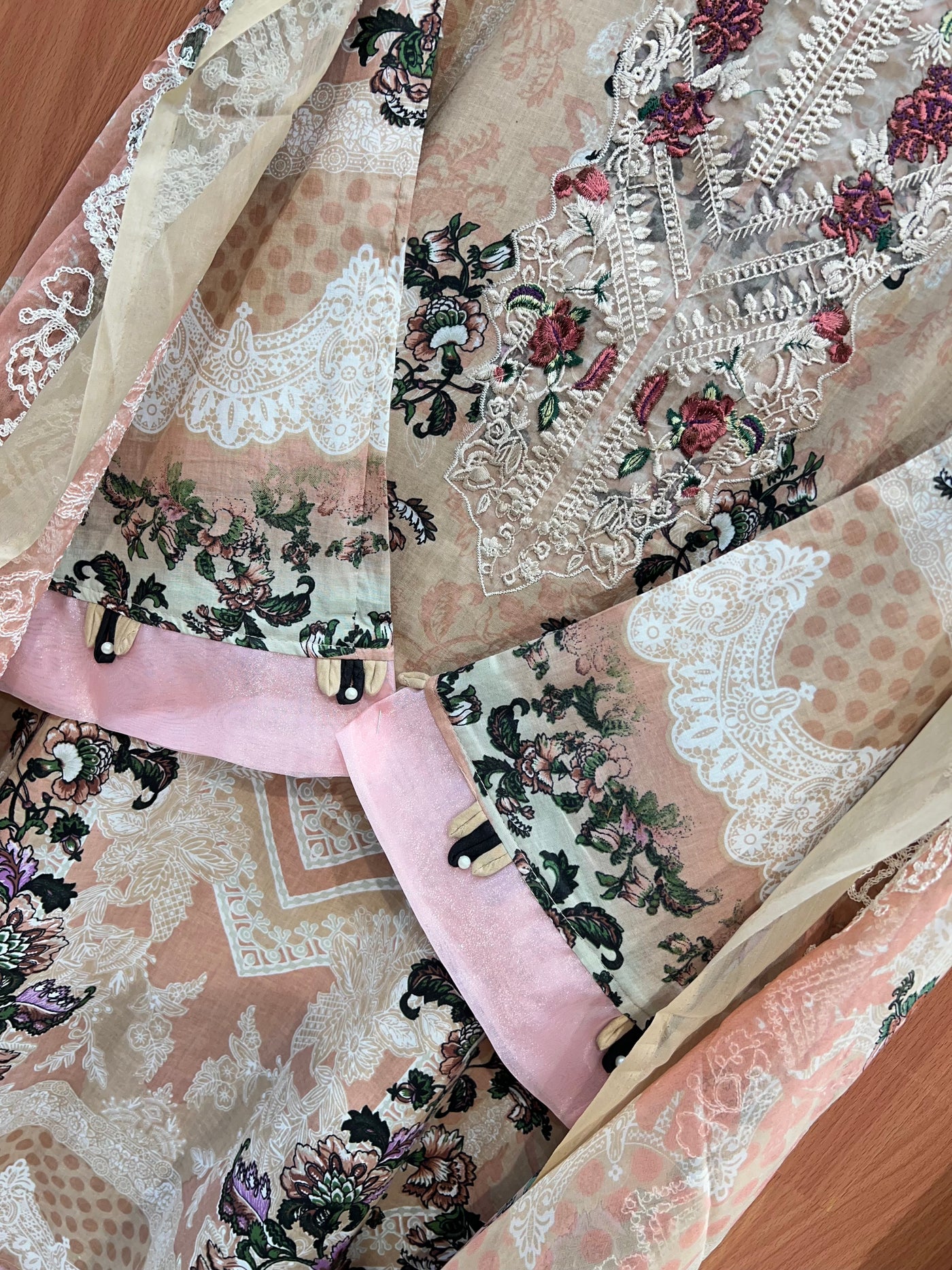 Pakistani patch work suit 2542