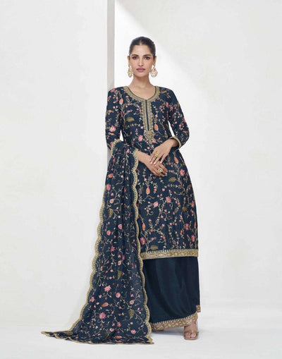 Embroidered Palazzo suit 1528