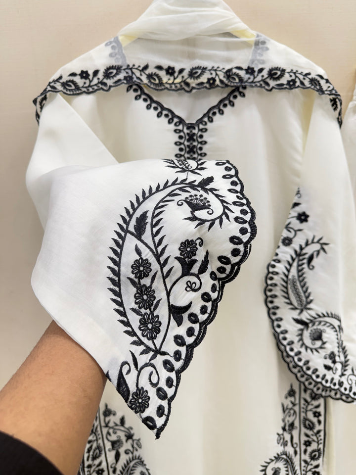 Pakistani embroidered suits 1086