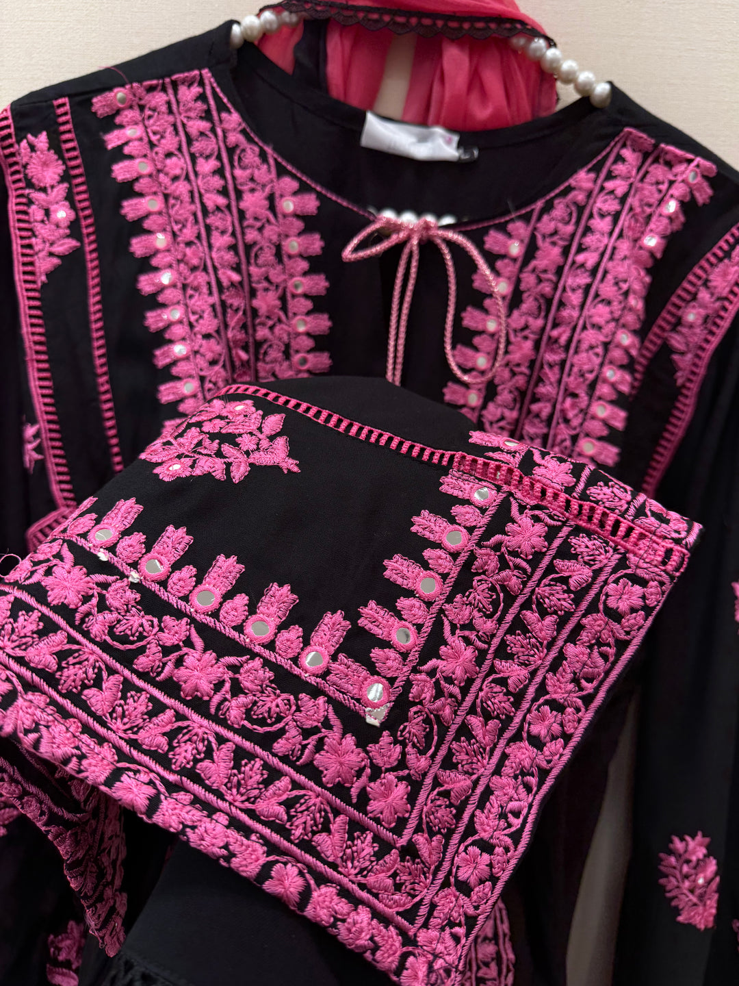 Pakistani embroidered suit for women 4004