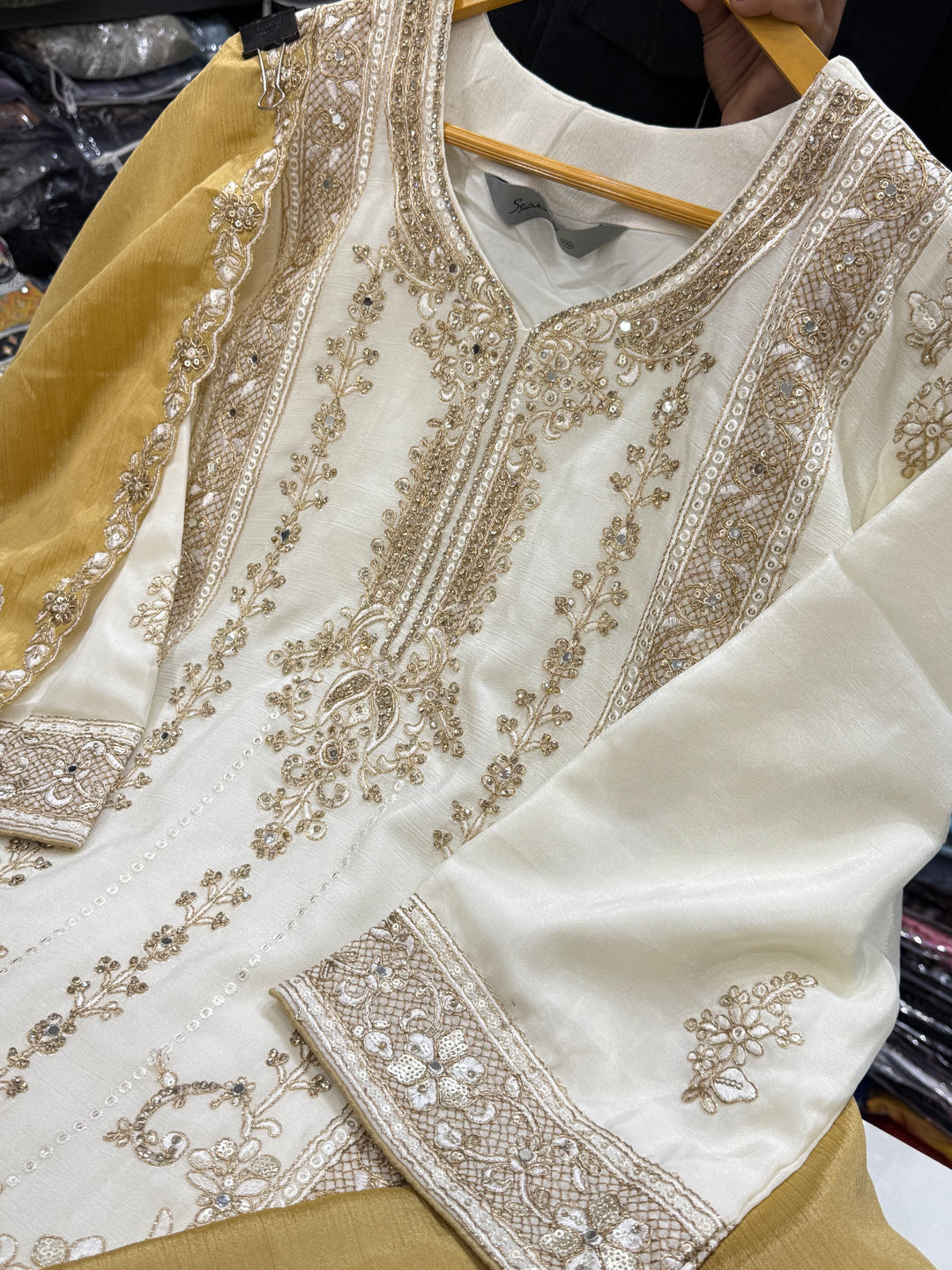 Party wear suits 3146