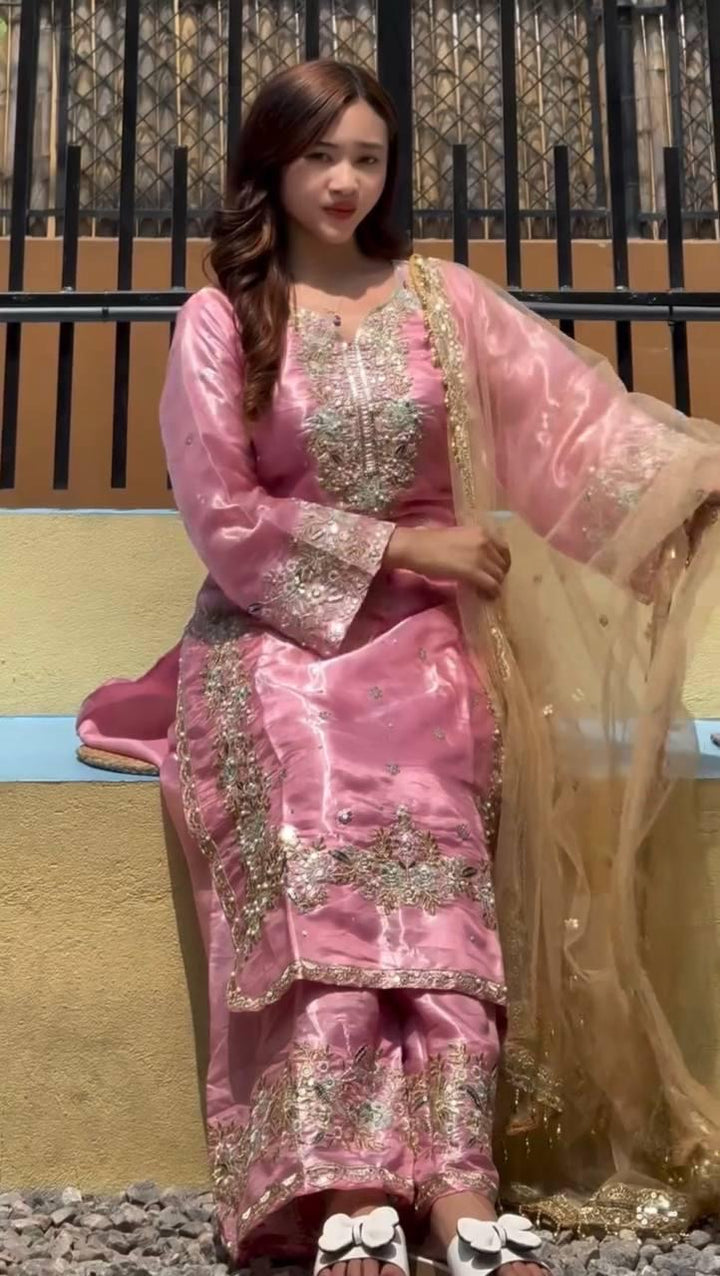 Viral Pakistani Suits 2782