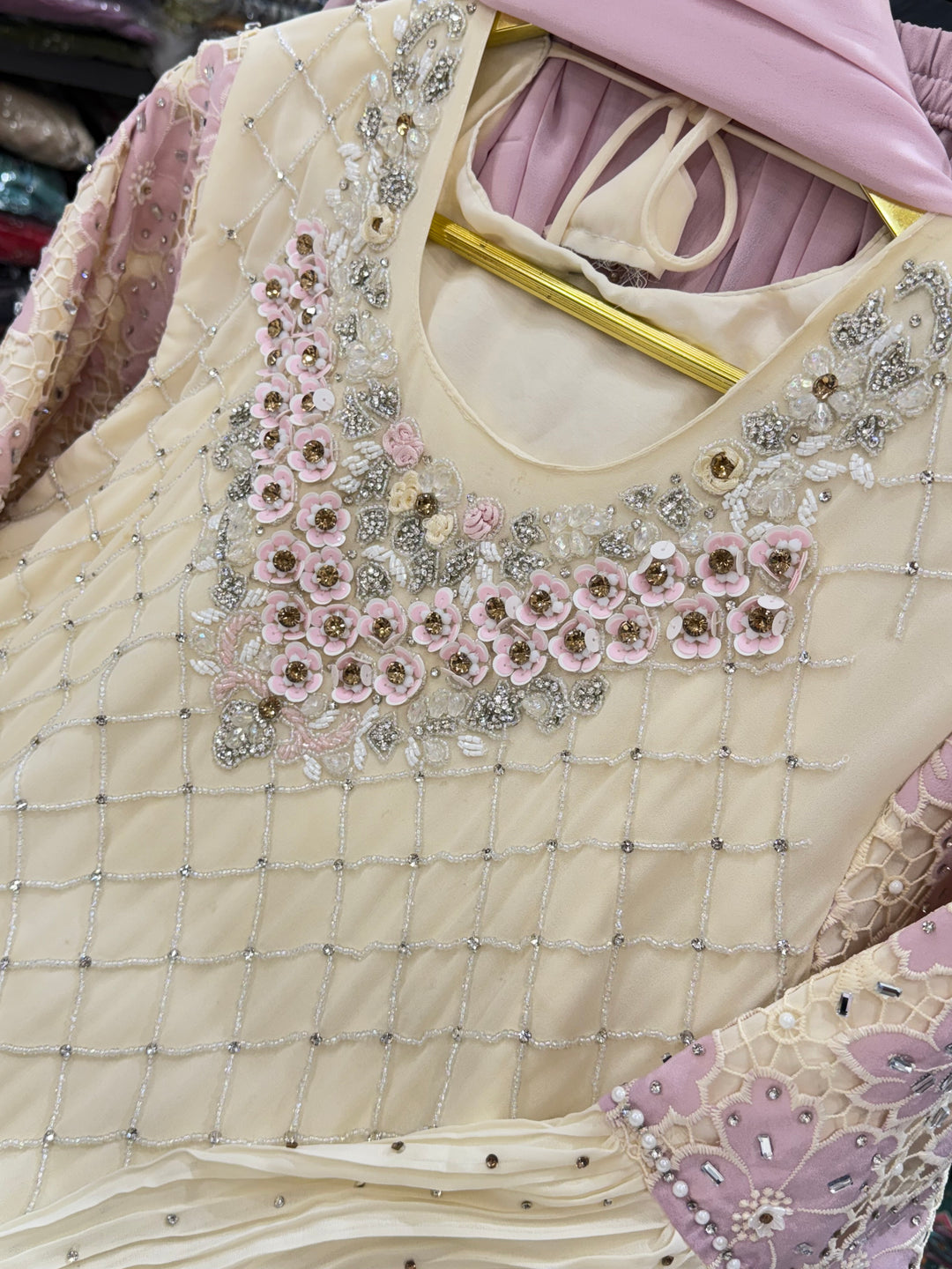 Pakistani handwork collection 281011