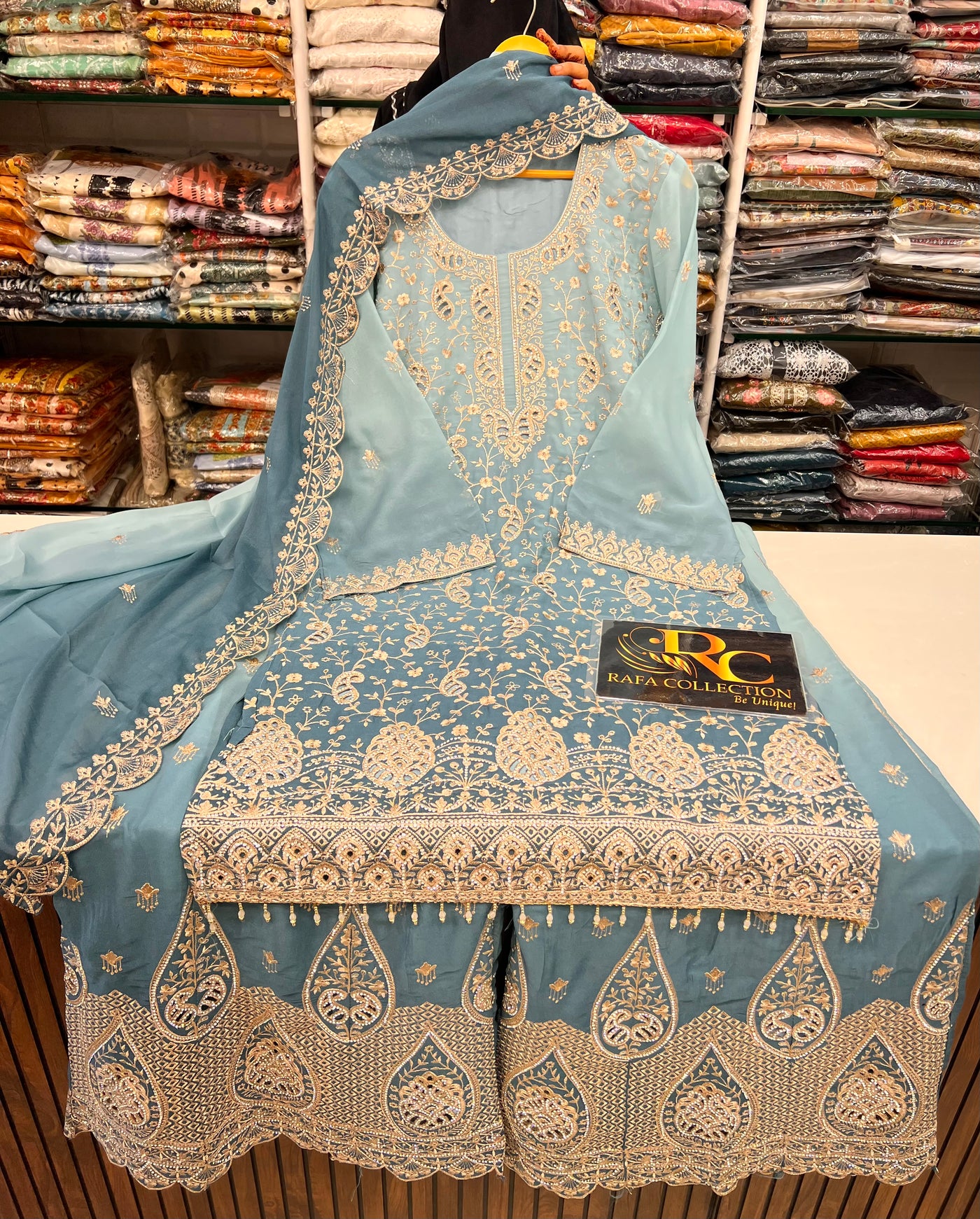 Pakistani party wear suits 17396