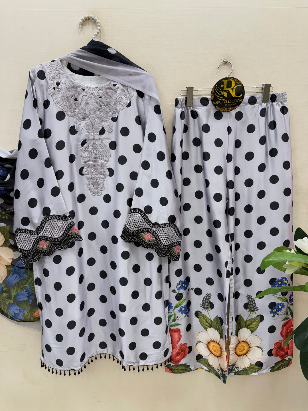 Polka dot suits