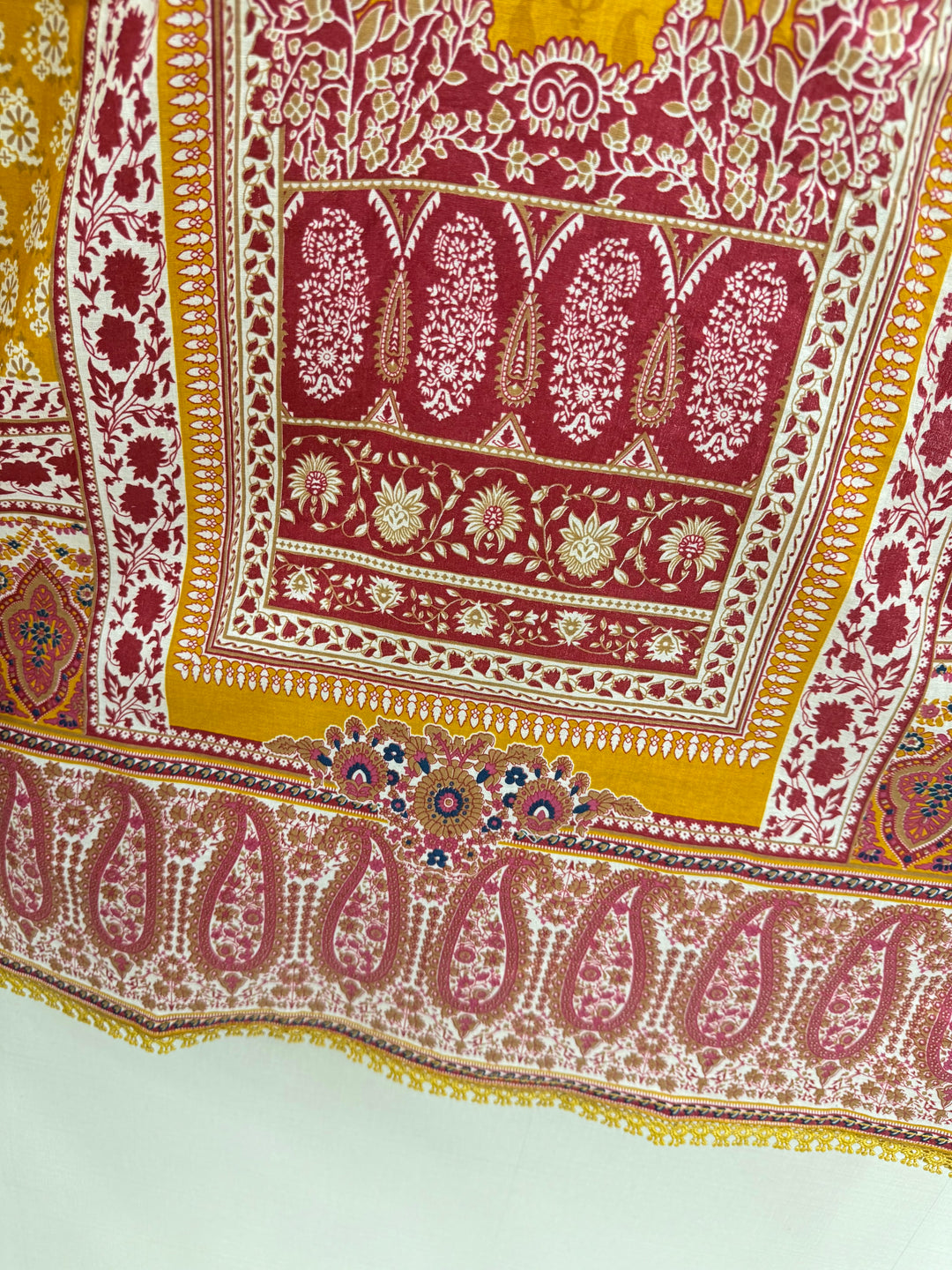 The Hermitage lawn suits 9976