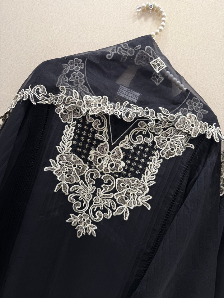 Cutwork Pakistani suits 2638