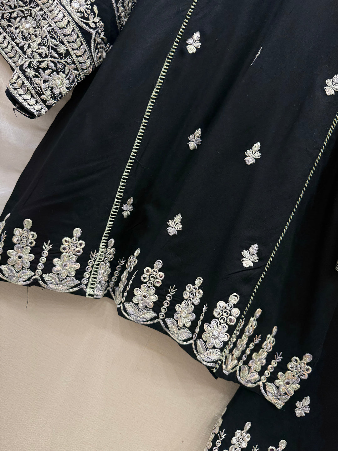 Embroidered Farshi suits 40012