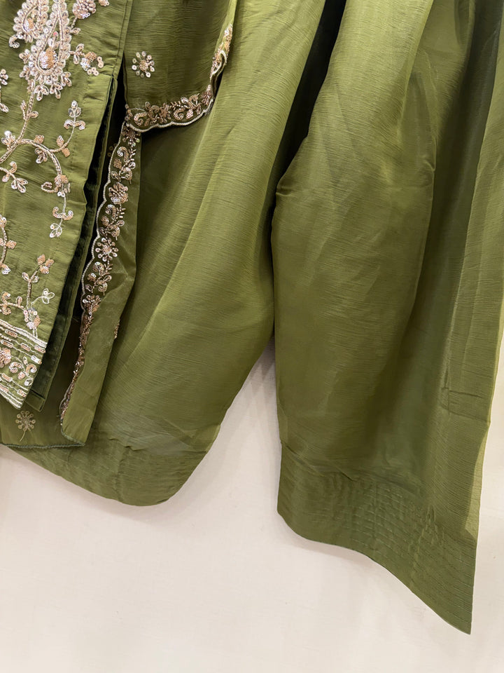 Pakistani Farshi Suit