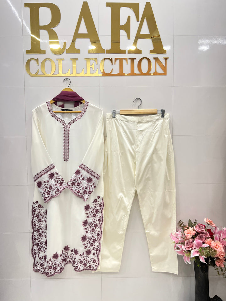 Pakistani formals suits 2800