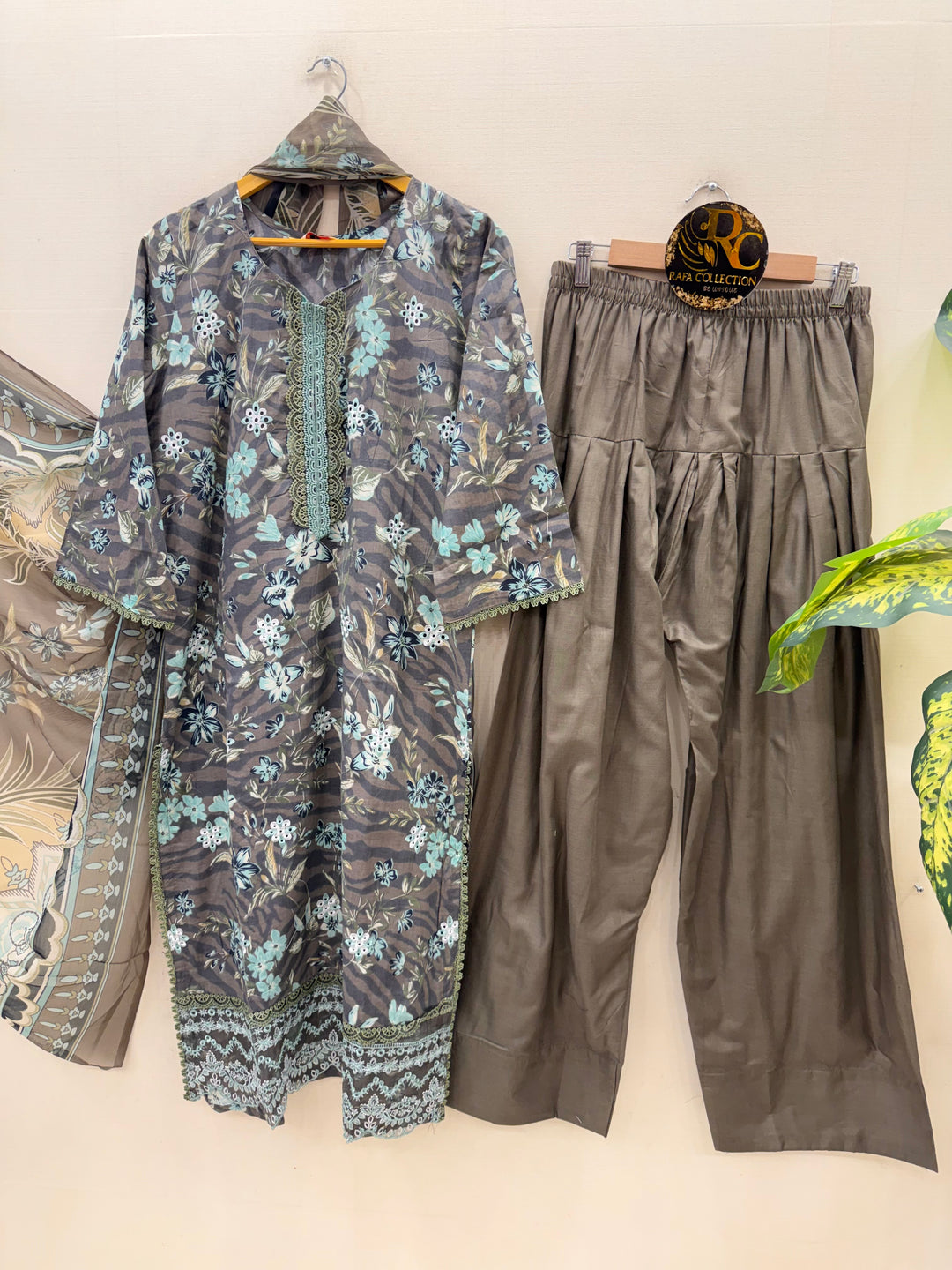 Cotton embroided farshi suits