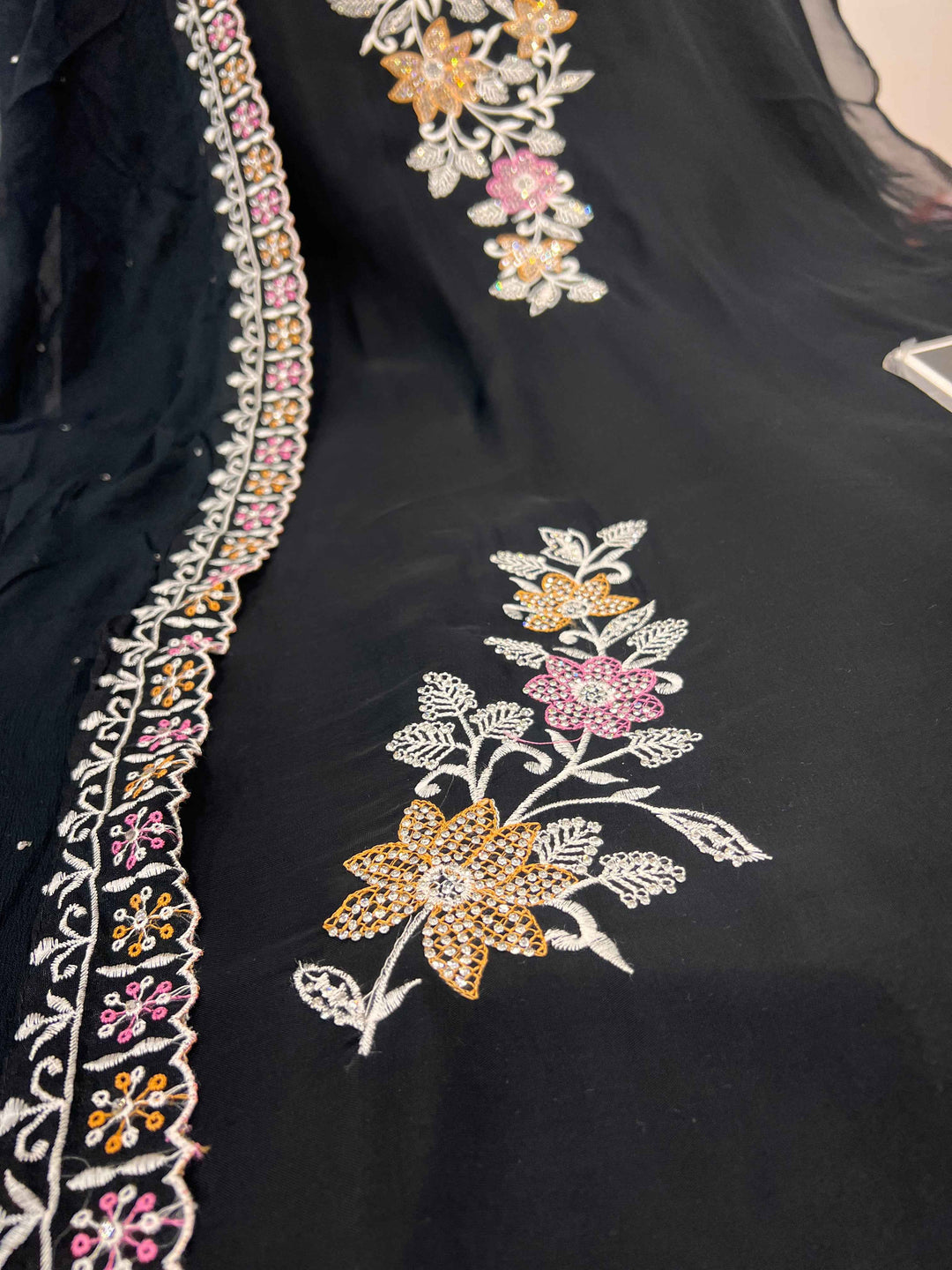 Organza embroidery suit 0062