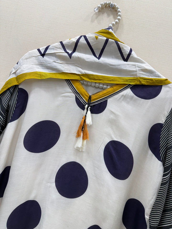 polka dot Pakistani Farshi suits