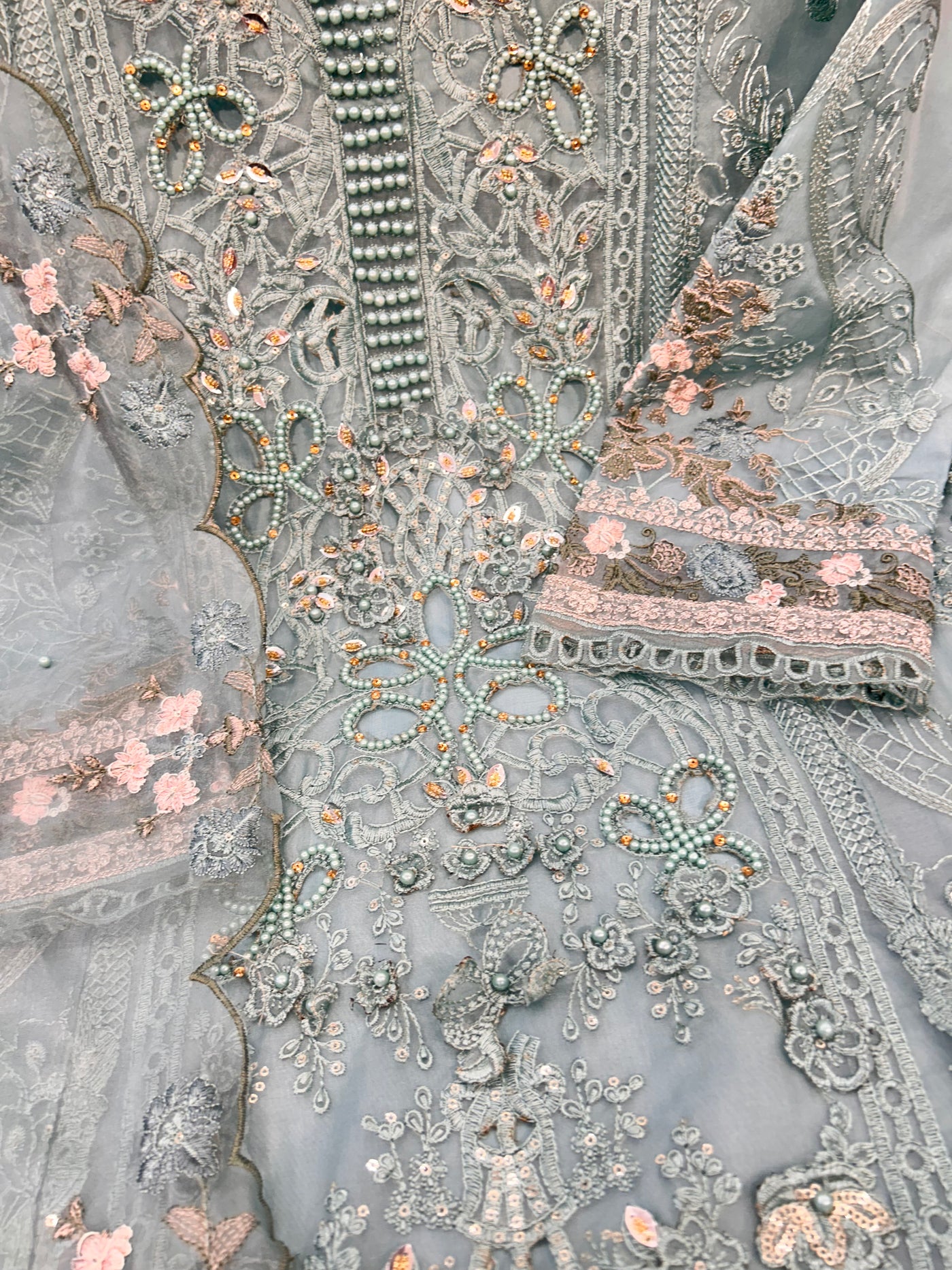 Pakistani cutwork suit 115417