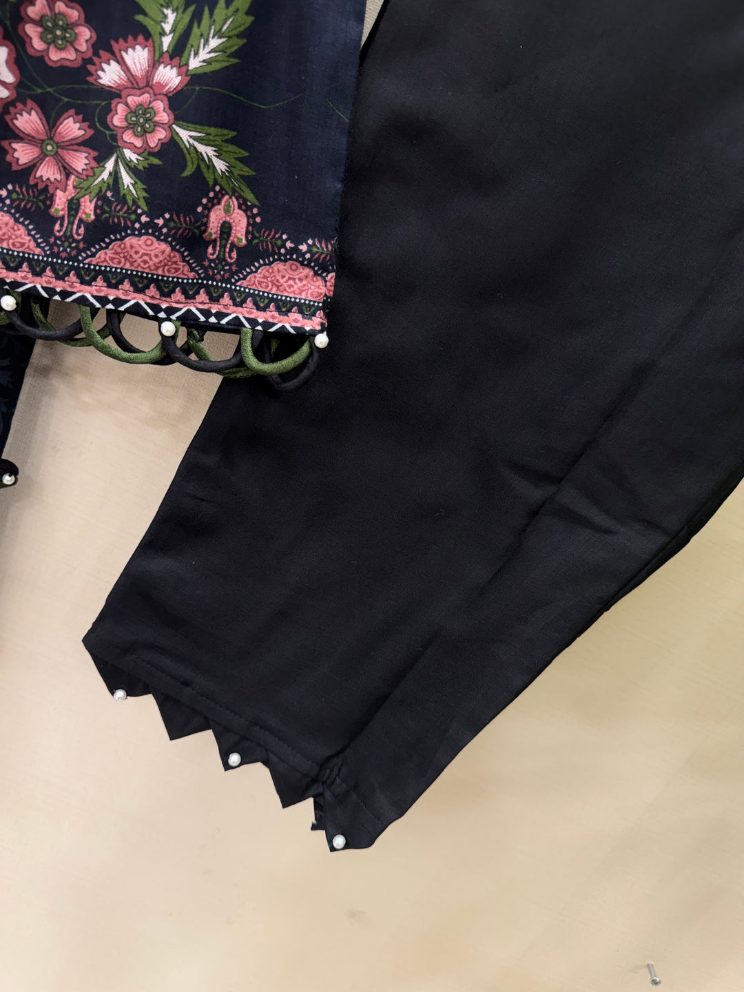 Pakistani patch work suit 3005