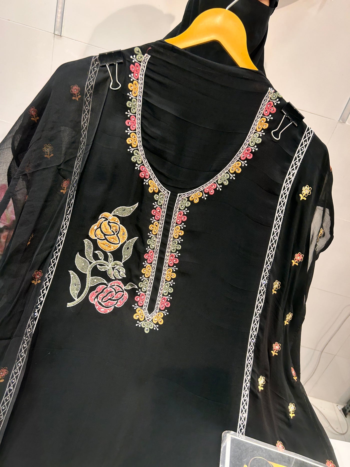 Organza embroidery suit 0063