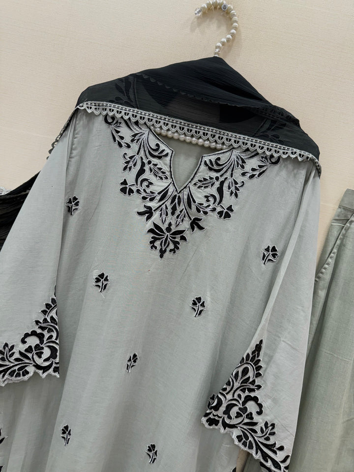 Pakistani Formals Suits