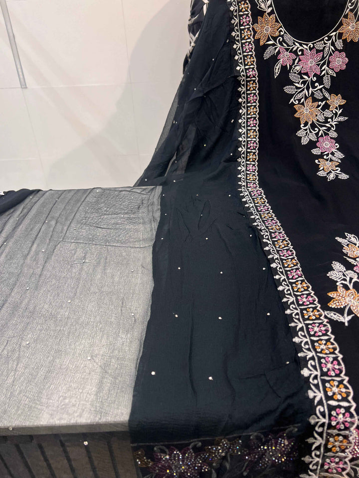 Organza embroidery suit 0062