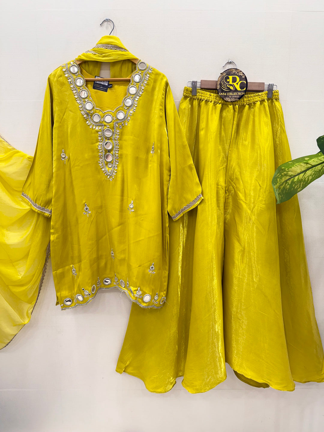 mirror viral Suits 2973