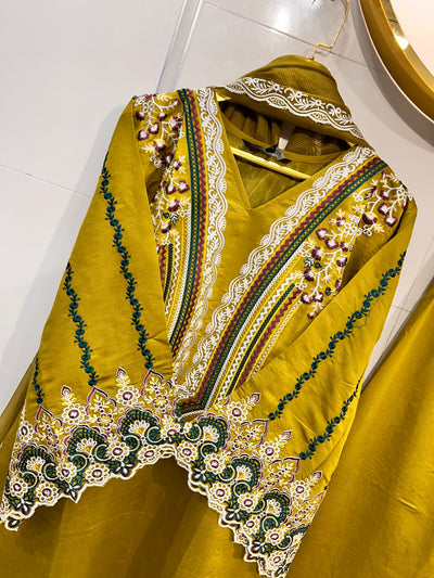 Pakistani Formals 2196