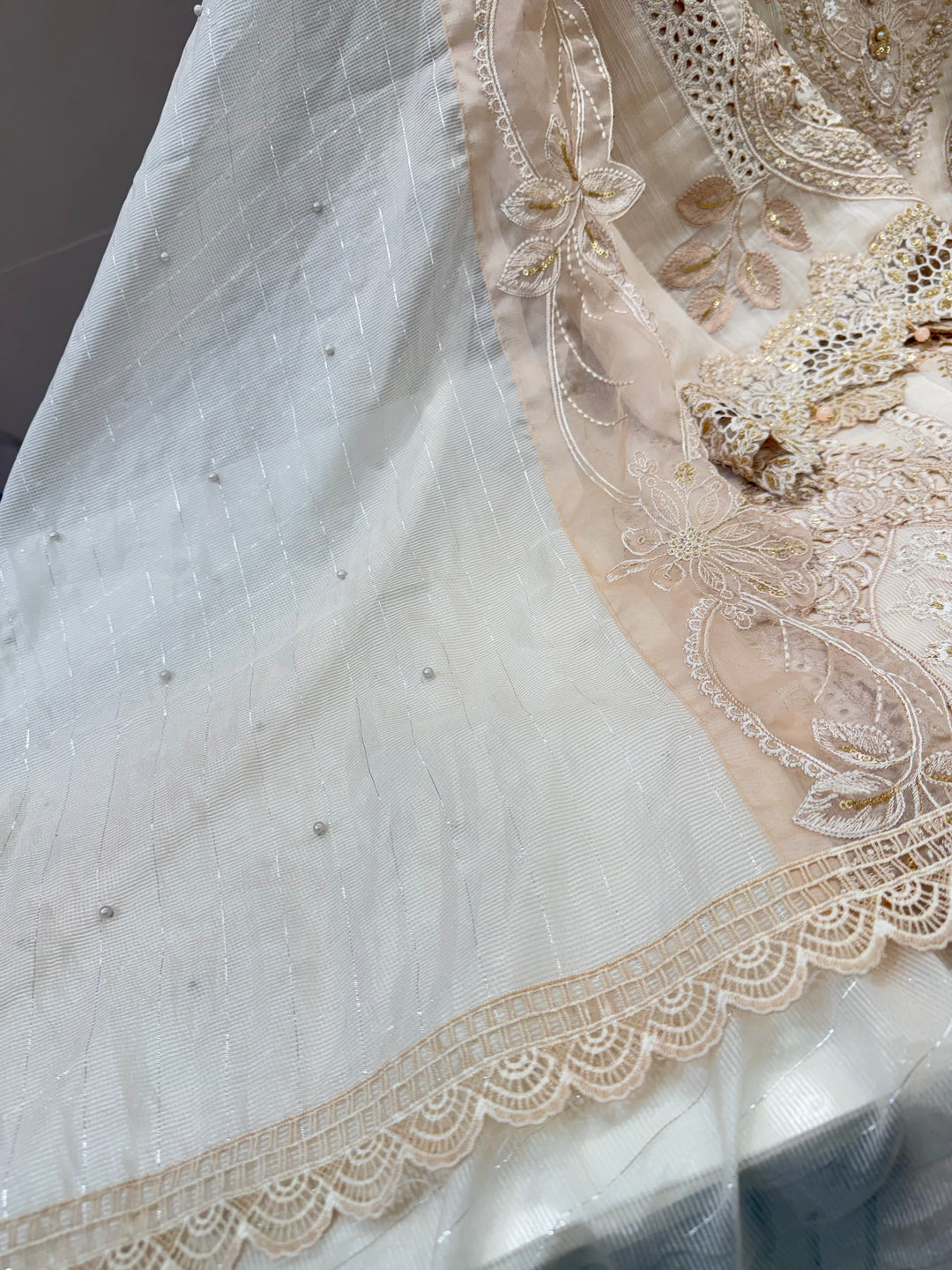 Premium cutwork suit 7014