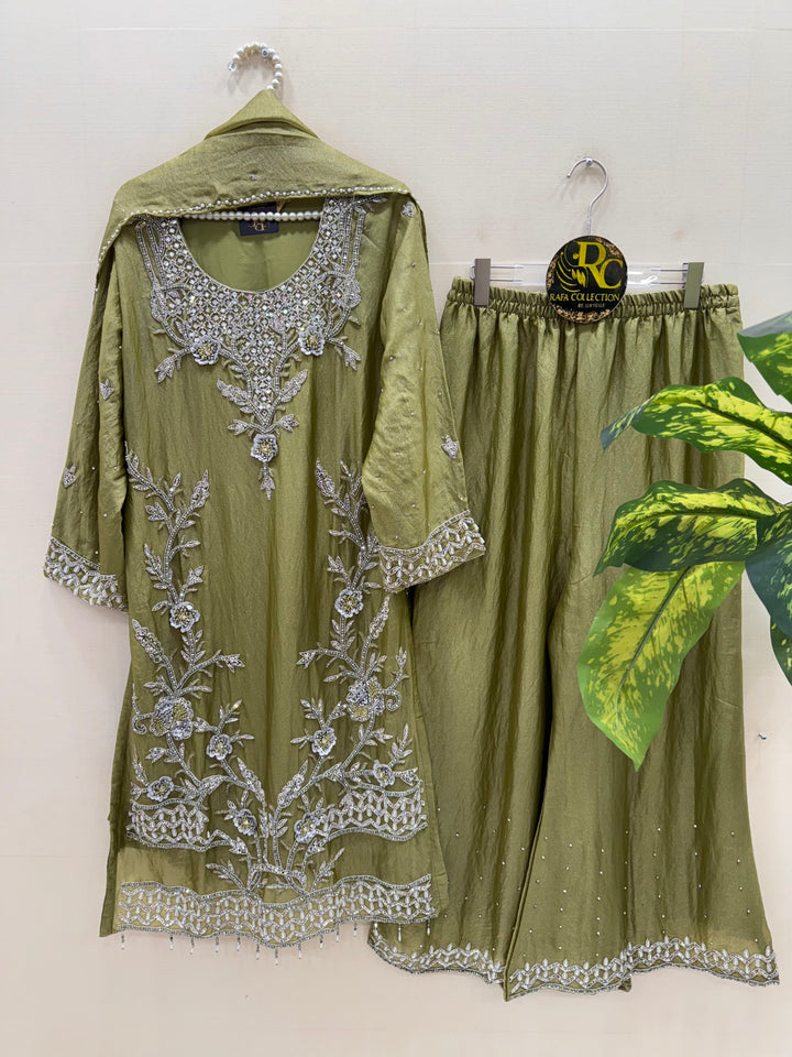 Pakitani handwork suits