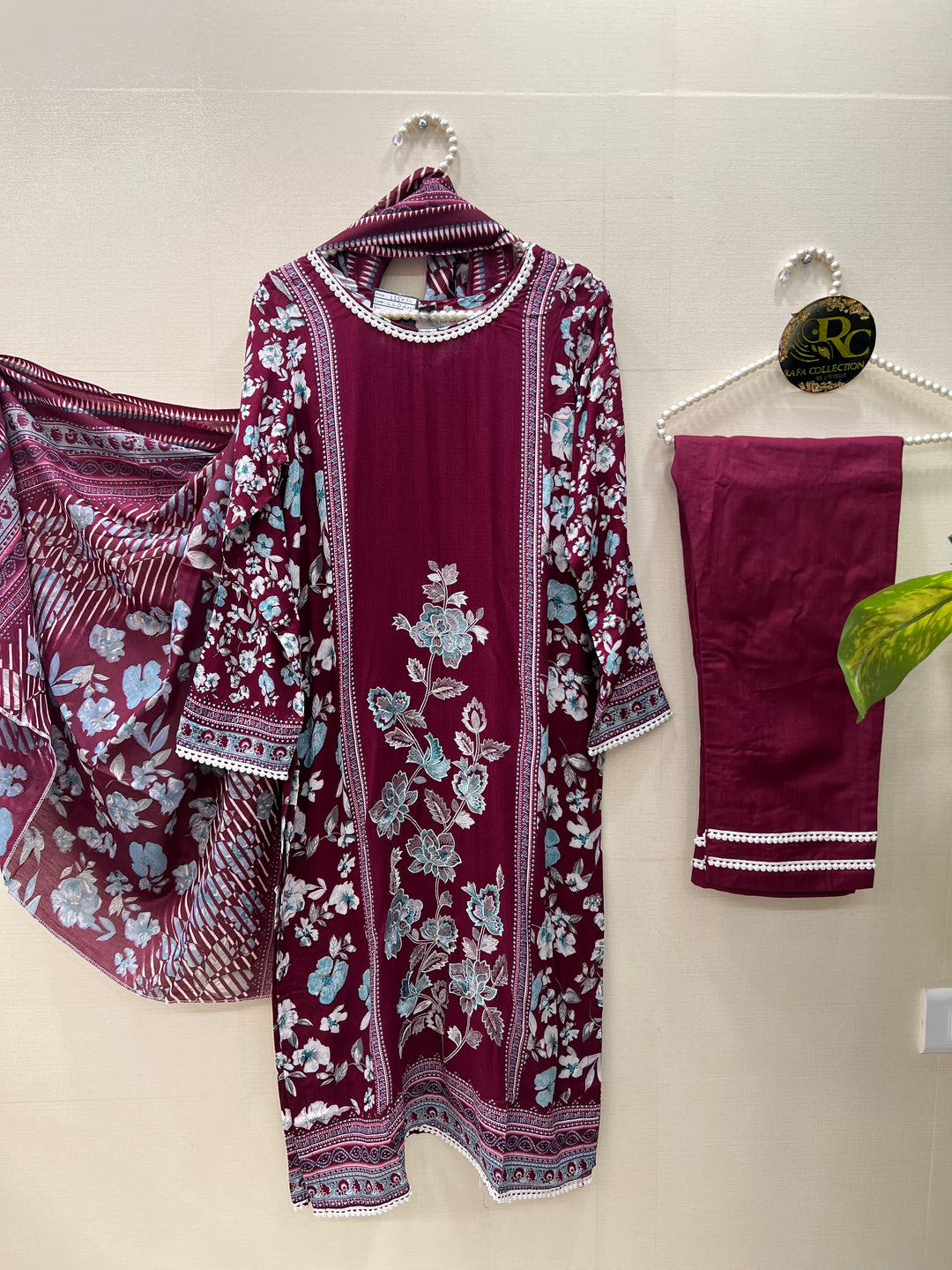 The Hermitage lawn suits 4008